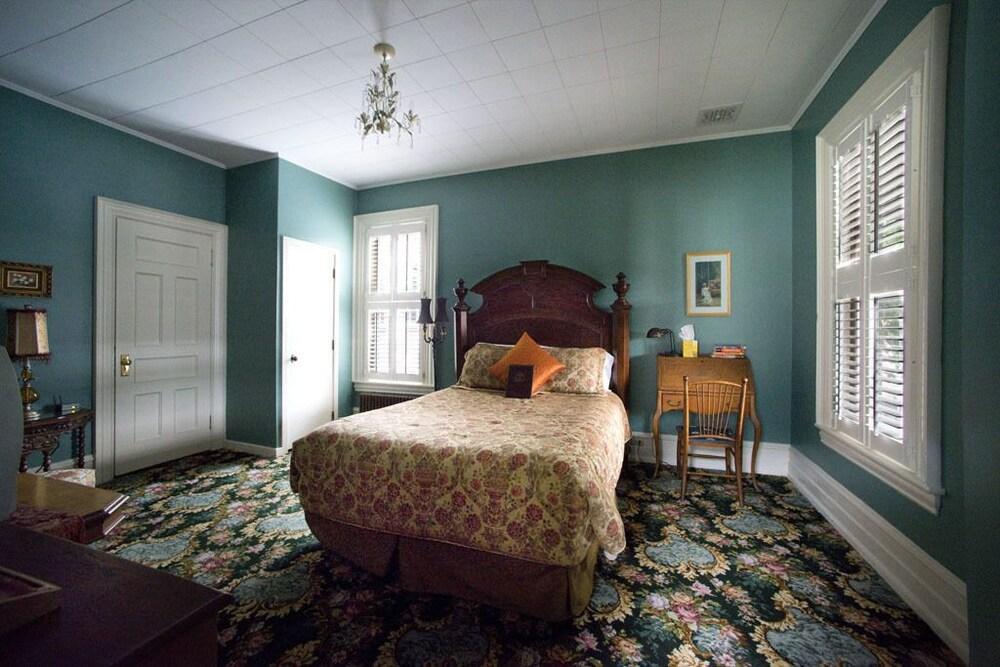 The Peter Herdic Inn photo 8