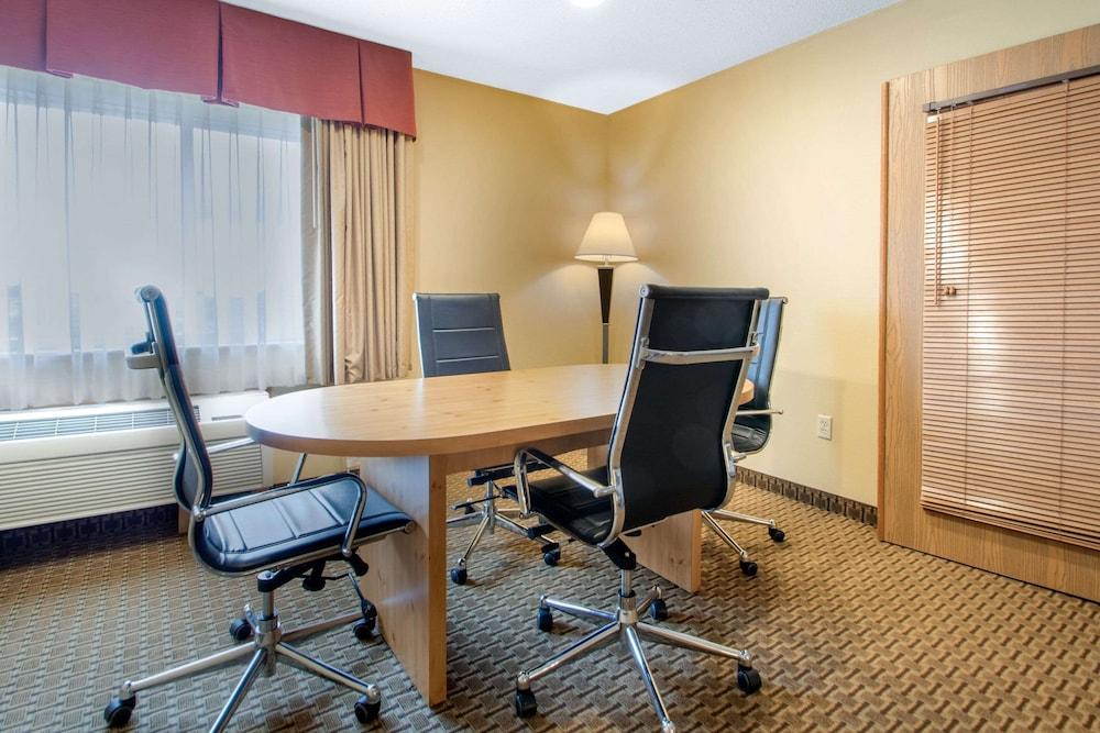 Comfort Suites Wisconsin Dells Area photo 40