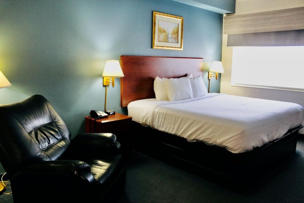 Reston Inn & Suites photo 35