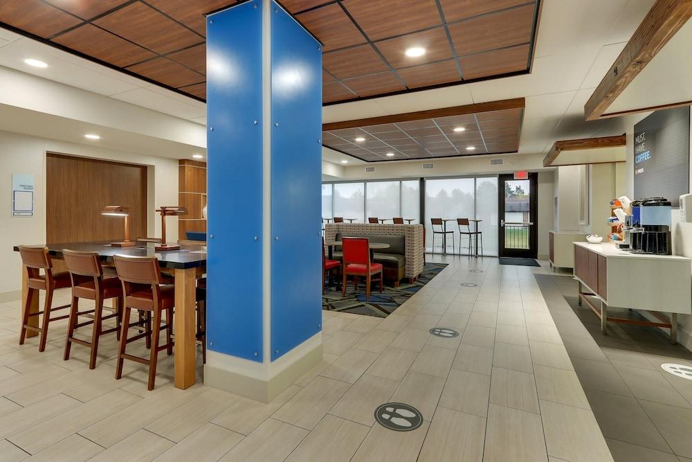 Holiday Inn Express & Suites Troy by IHG photo 65