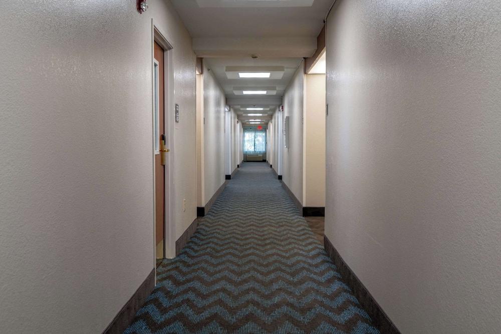 Sleep Inn Murfreesboro Shopping District photo 19