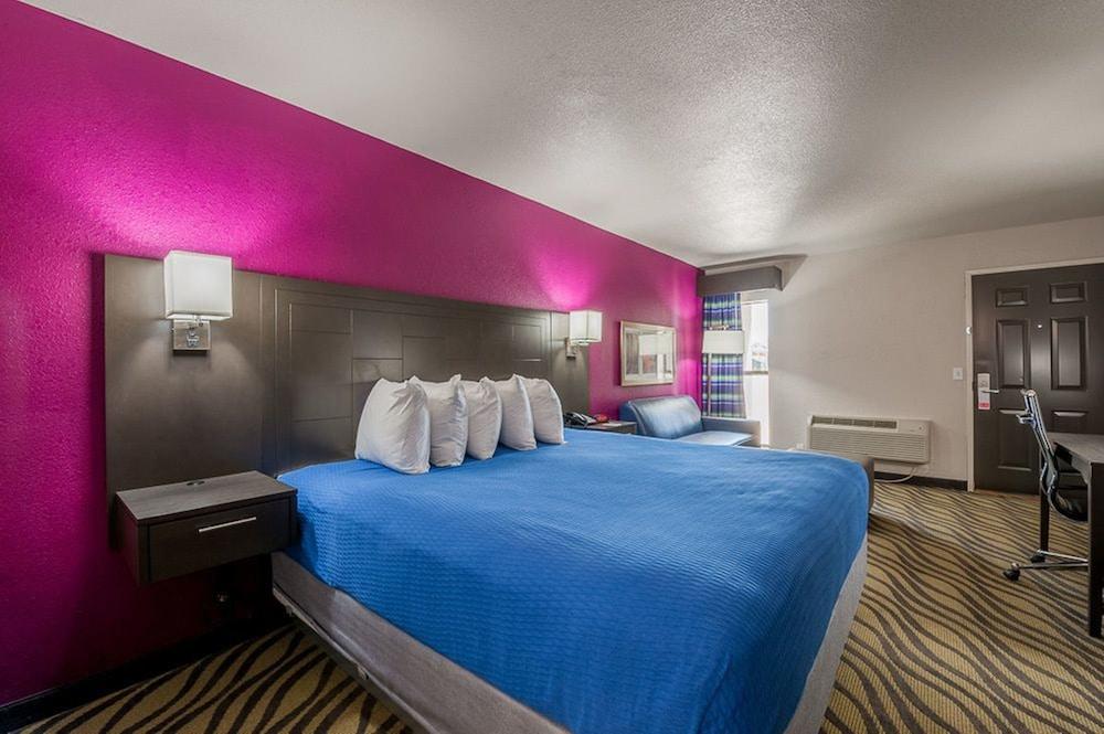 Stratford House Inns - Edmond photo 14