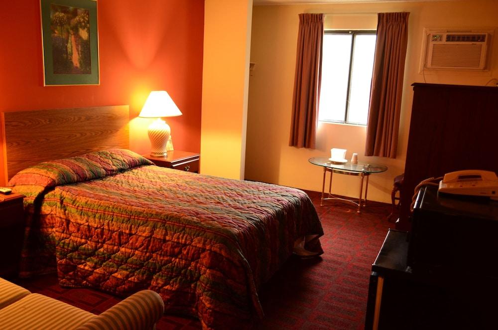 Luxury Inn & Suites photo 11