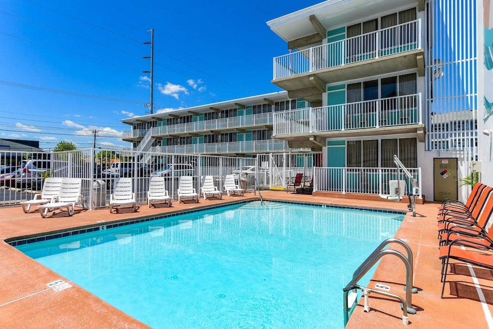 Surf Inn Suites photo 19