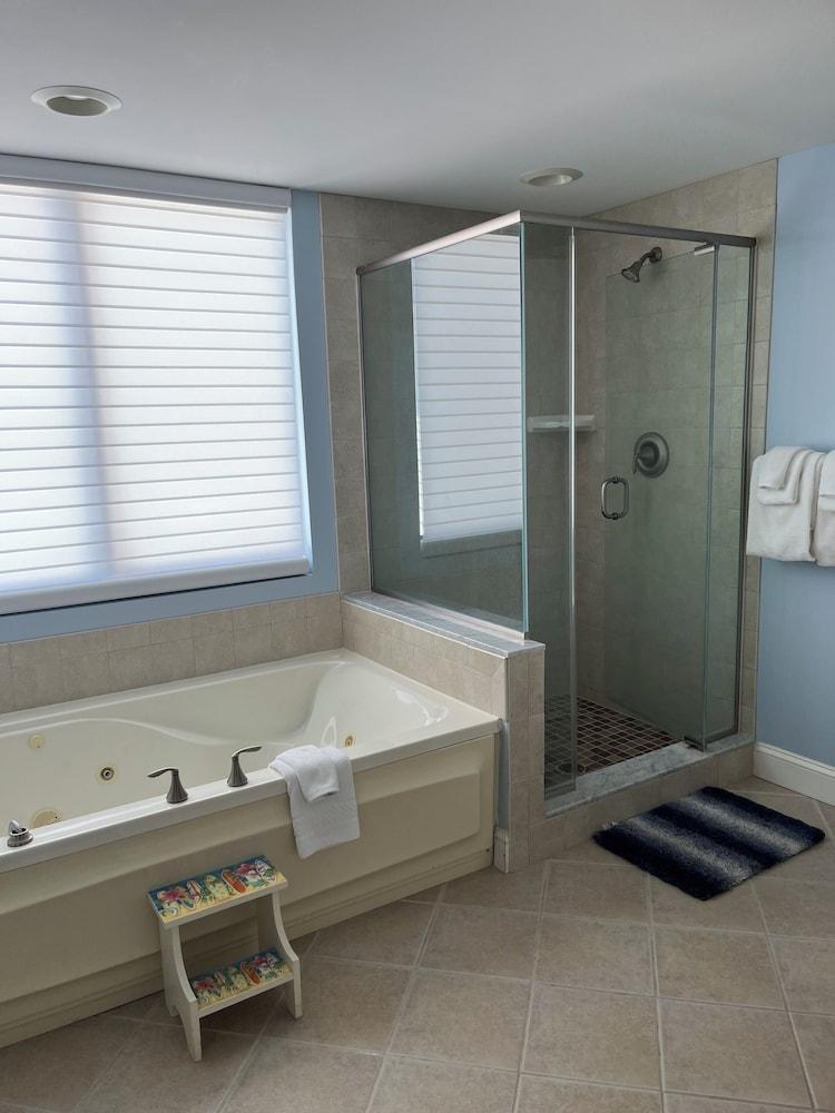 Miramar Condominiums photo 15