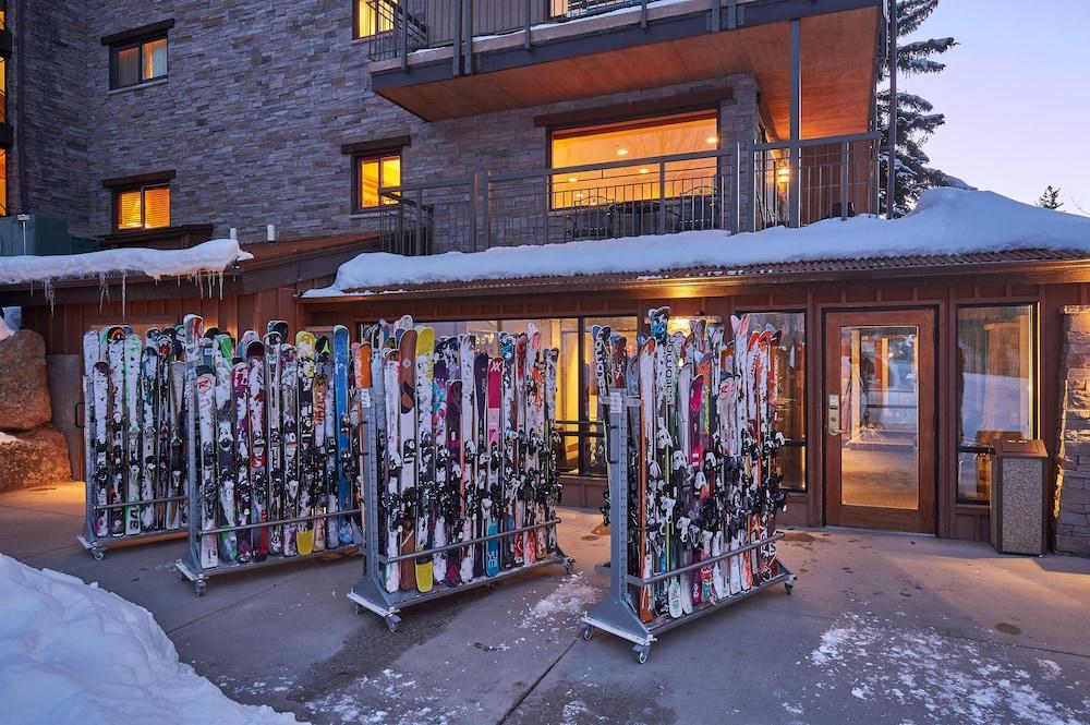 The Crestwood Condominiums photo 87
