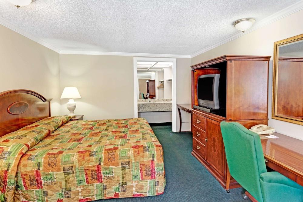Knights Inn Austell photo 9