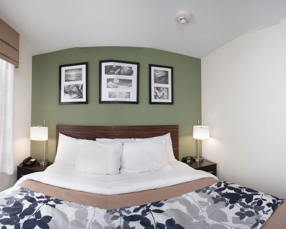 Days Inn by Wyndham Brooklyn Borough Park photo 22