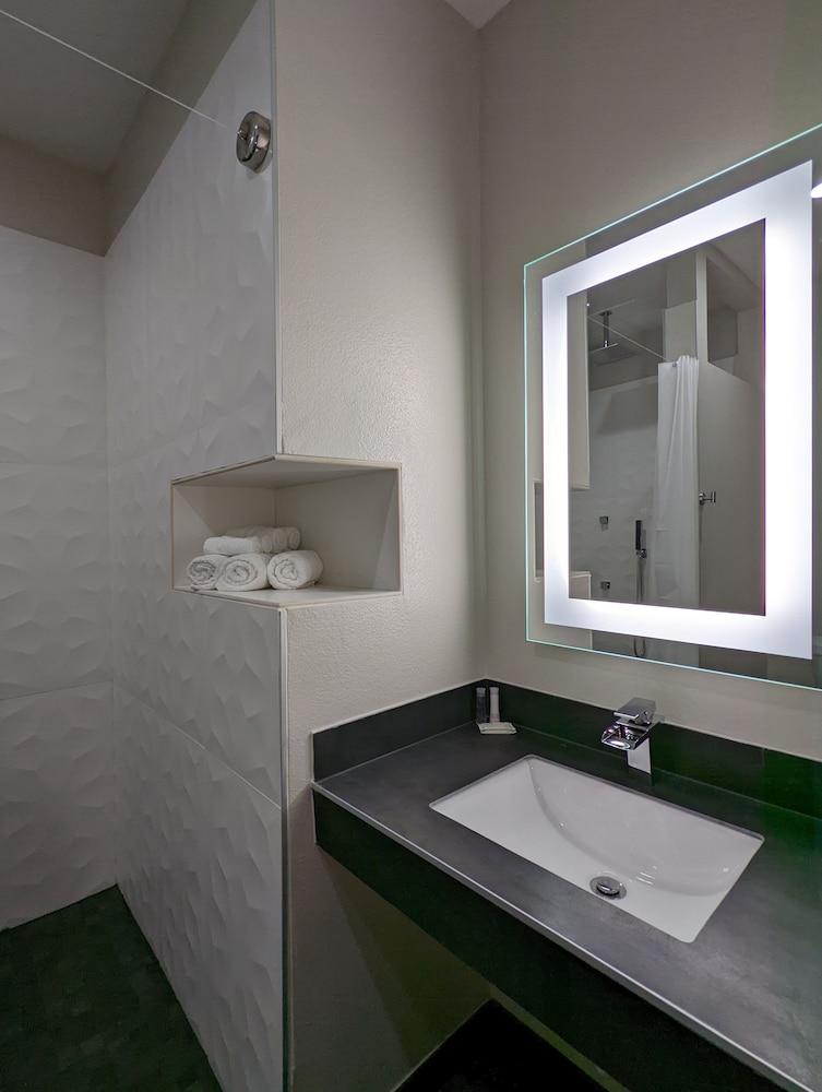 Crystal Inn Jacinto City photo 9