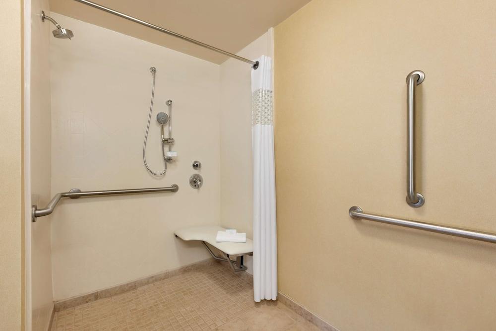 Hampton Inn & Suites Mahwah photo 28