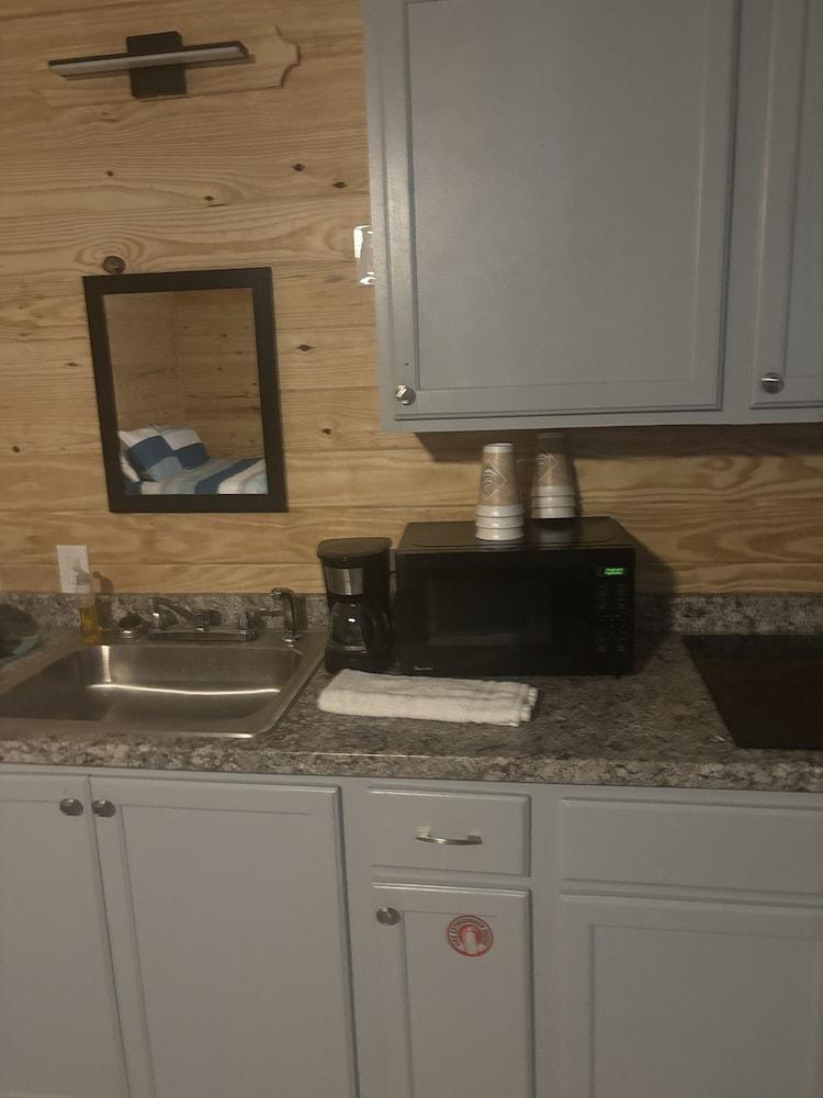 Good Times Motel and Marina photo 63