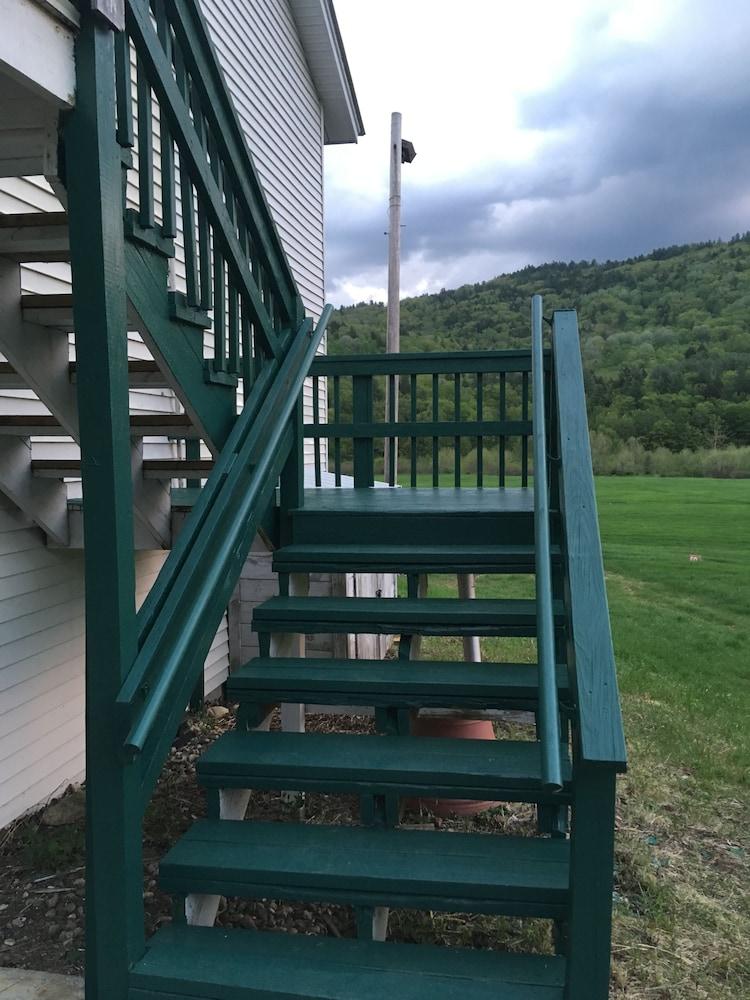 The Lodge at West River photo 8