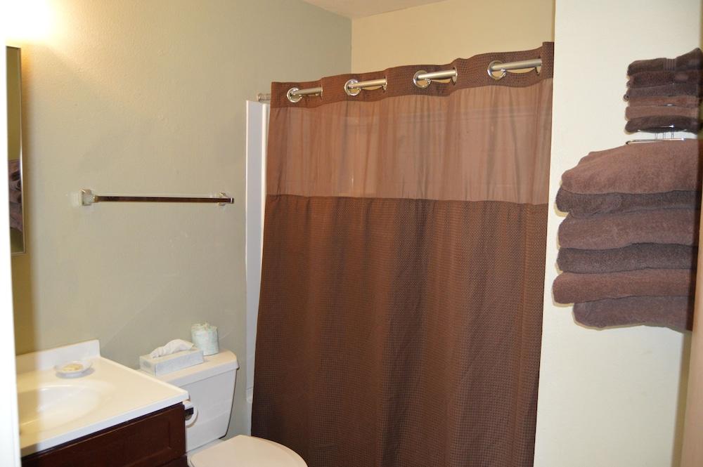Montecito Sequoia Lodge photo 14