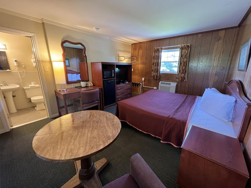 Relax Inn By OYO Natural Bridge I-81 photo 26