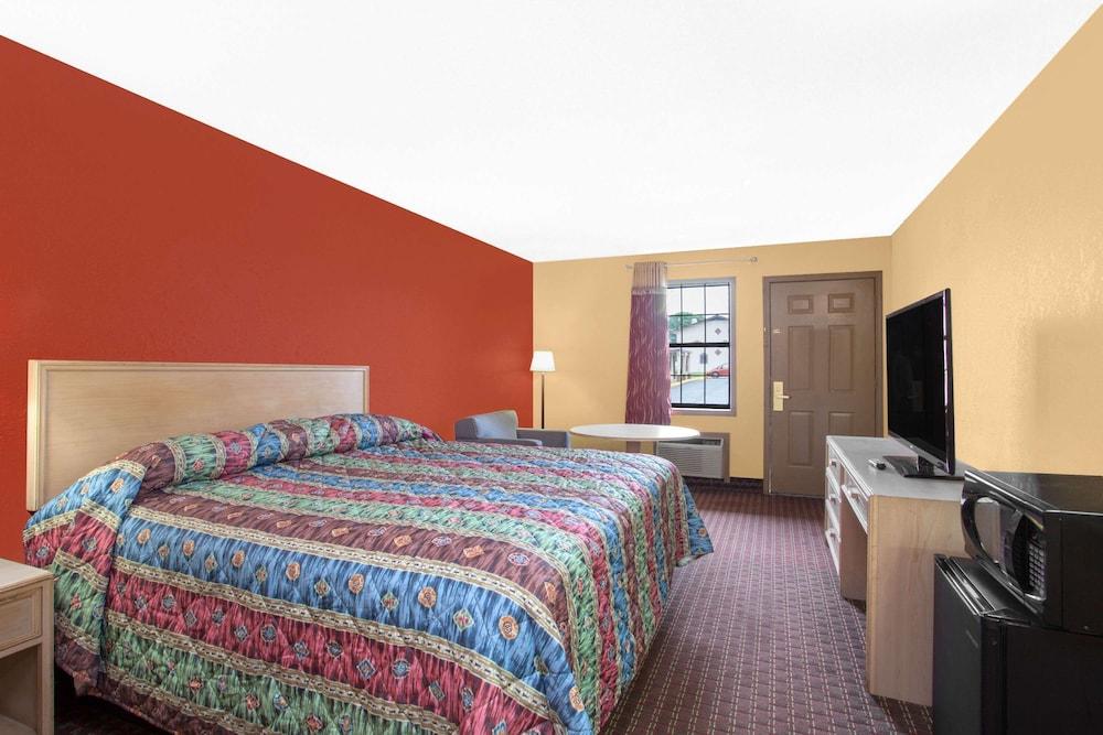 Knights Inn Wildersville photo 2