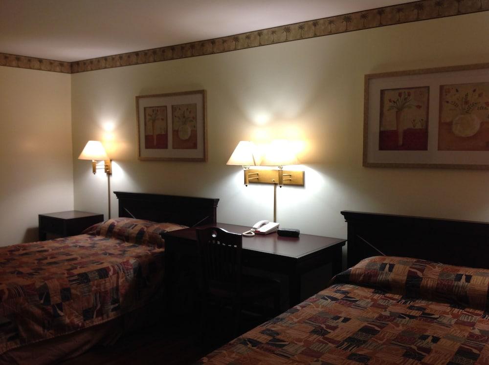 Budget Inn photo 13