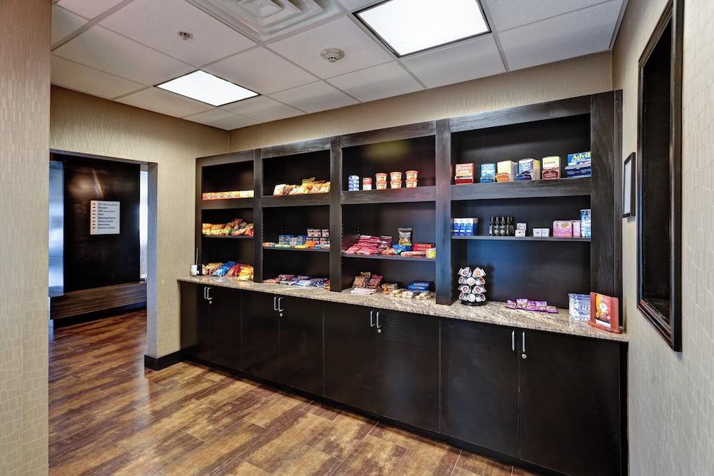 Holiday Inn Express & Suites Wichita Northwest by IHG photo 7