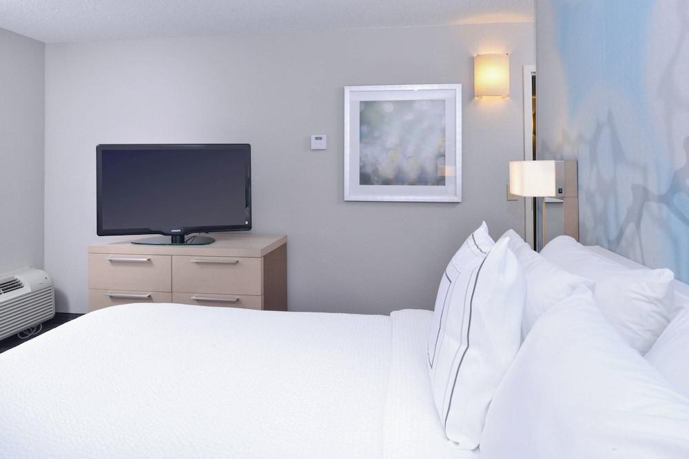 Courtyard Suwanee by Marriott photo 7