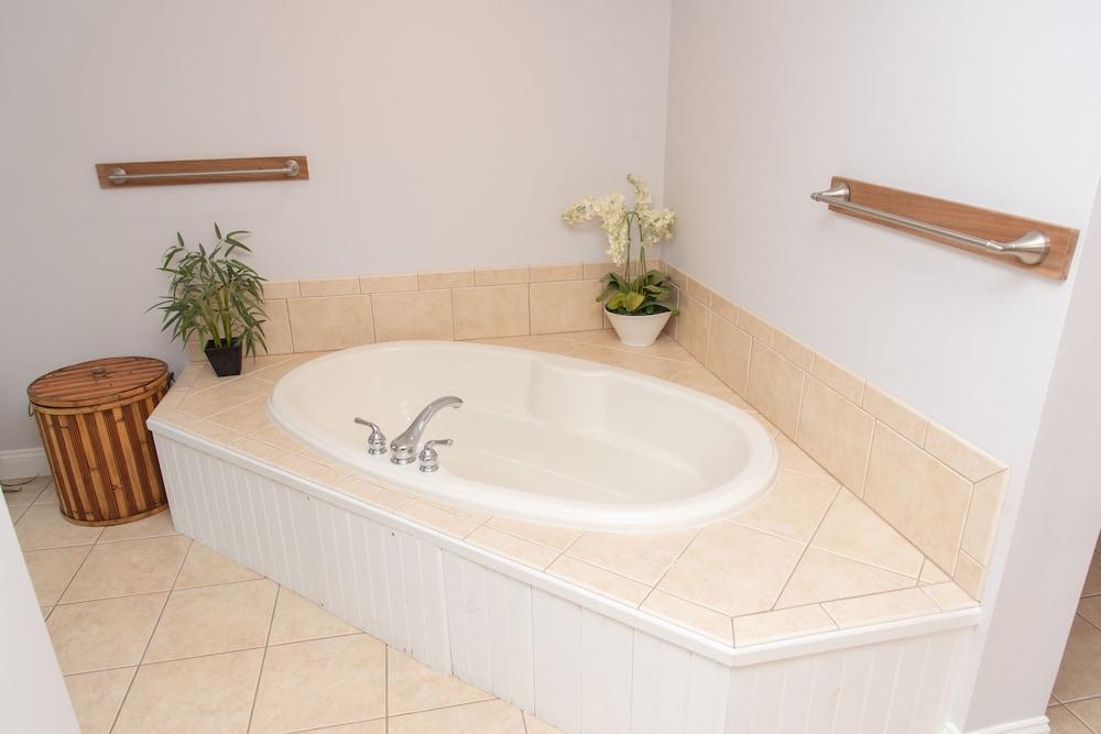 Inn On Peaks Island photo 91
