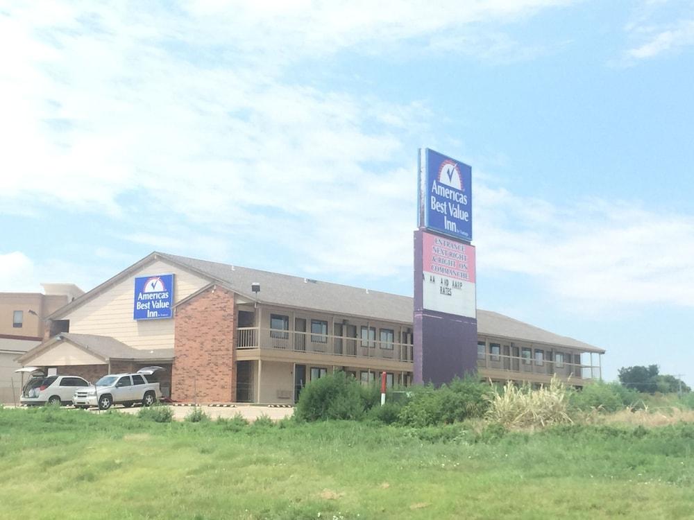 Americas Best Value Inn Garden City photo 9