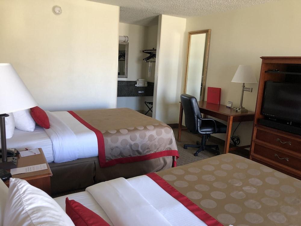 Ramada by Wyndham New Iberia photo 8