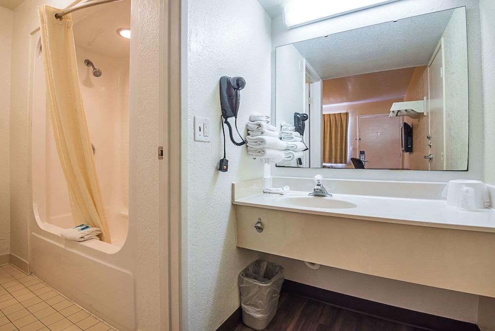 Rodeway Inn Kissimmee Maingate West photo 4