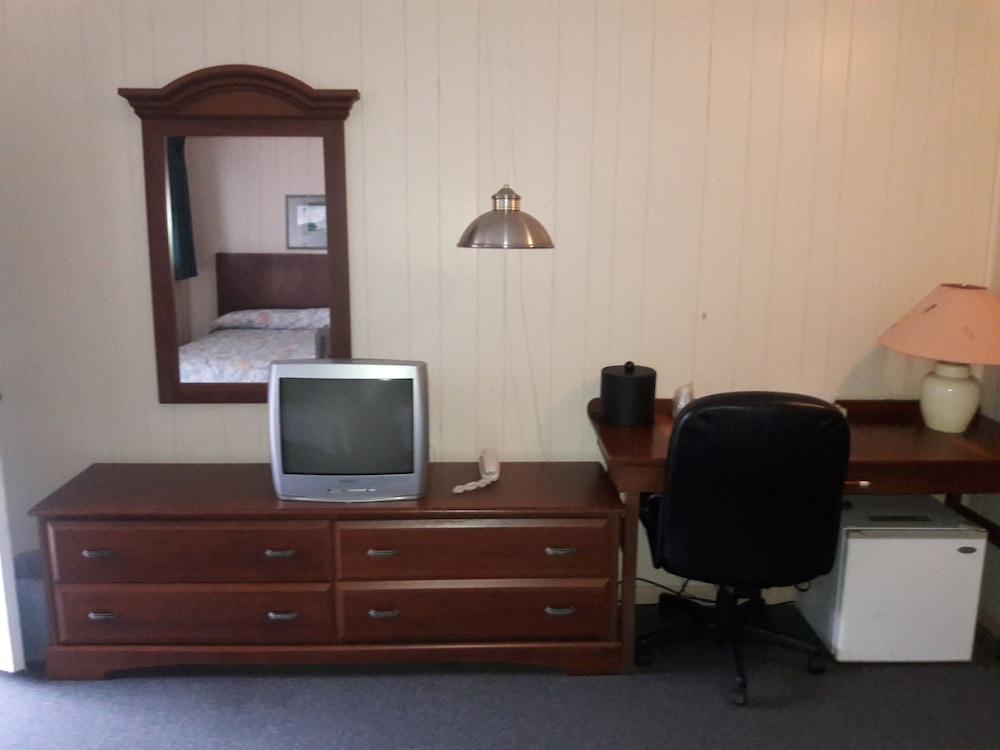 Catskill Motor Court Motel photo 11