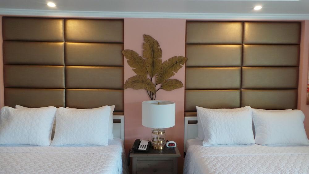 Island House Hotel photo 30