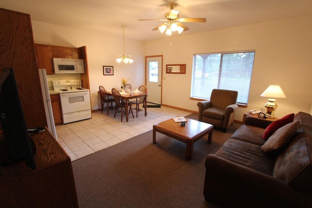 Roundhouse Resort photo 9