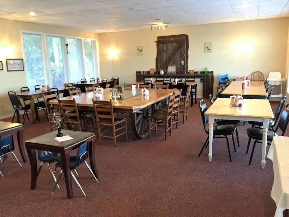 Royal Inn photo 24