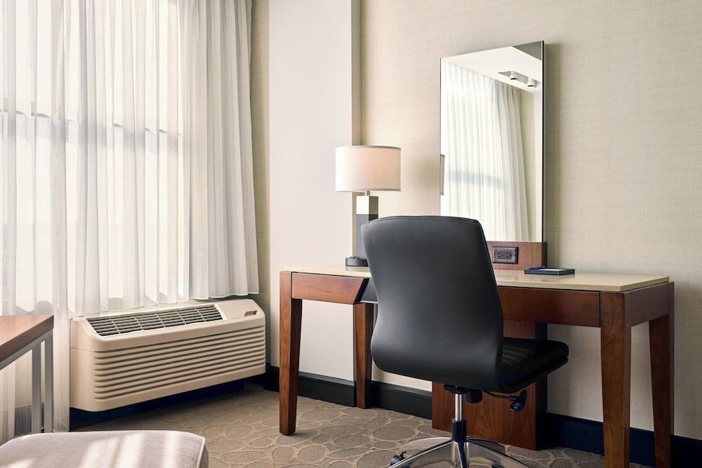 Delta Hotels by Marriott Milwaukee Northwest photo 23
