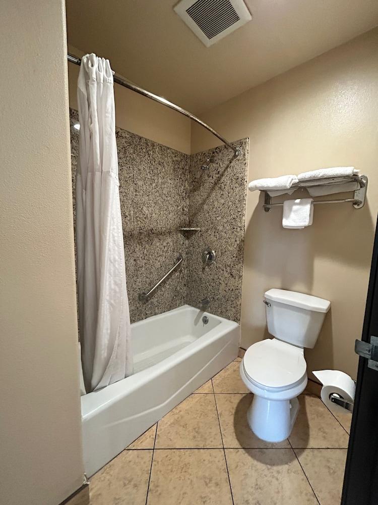 HYLAND MOTEL photo 5