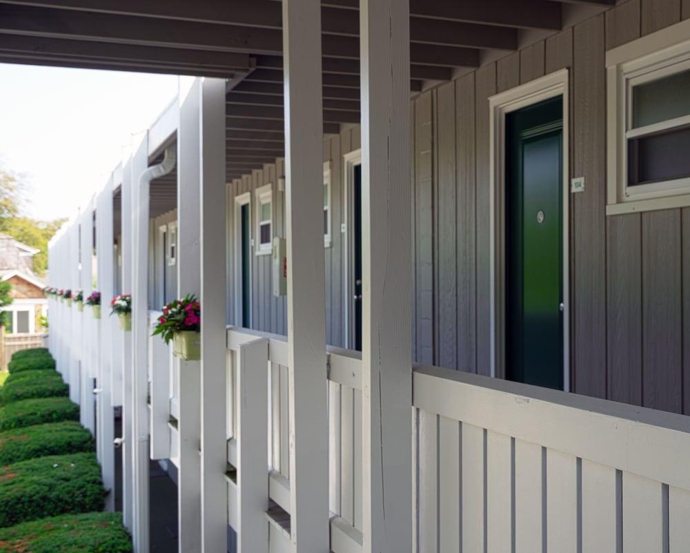 East Hampton House Resort photo 34
