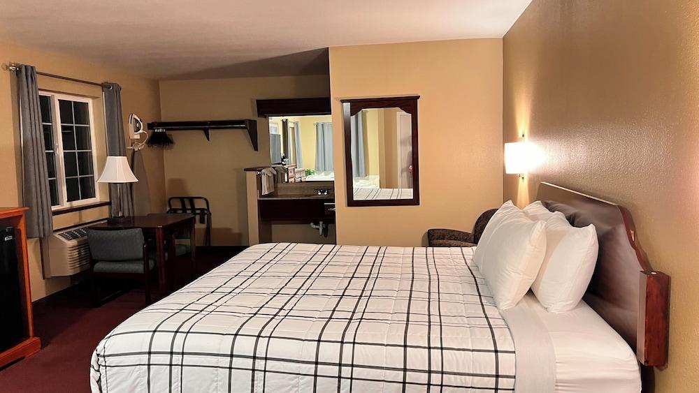 Morgan Inn And Suites photo 28