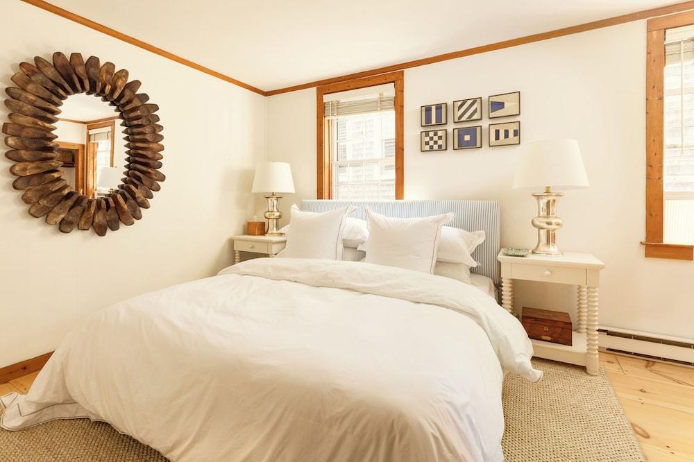 Sawyer House photo 38