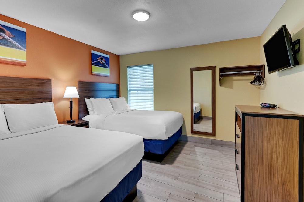 Captain's Quarters Inn photo 8