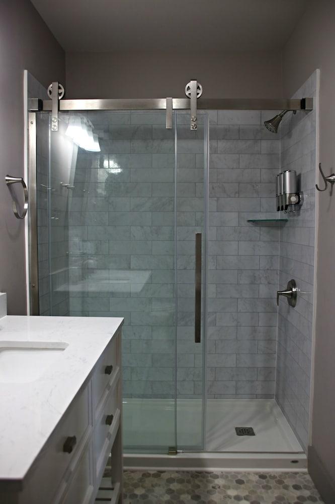 Plum Point Lodge photo 15