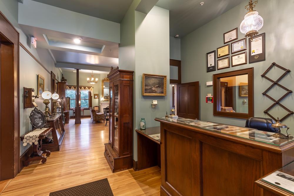 Steele Mansion photo 92