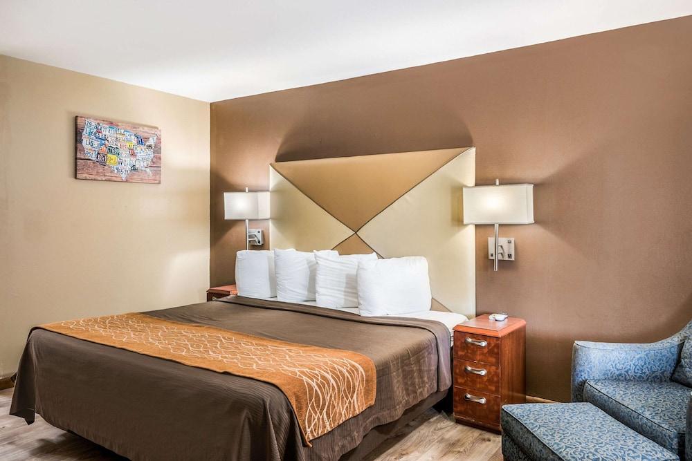 Econo Lodge Oskaloosa photo 56