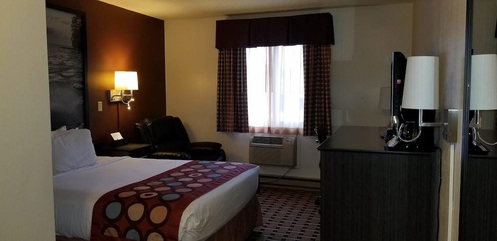 Super 8 by Wyndham Ashland photo 9