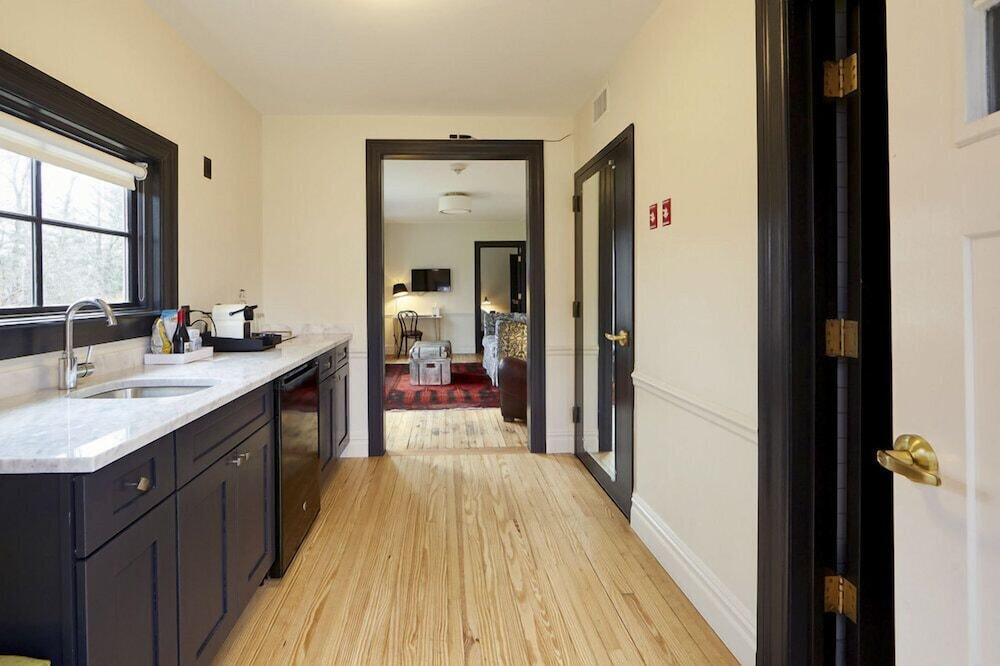 Hasbrouck House photo 27