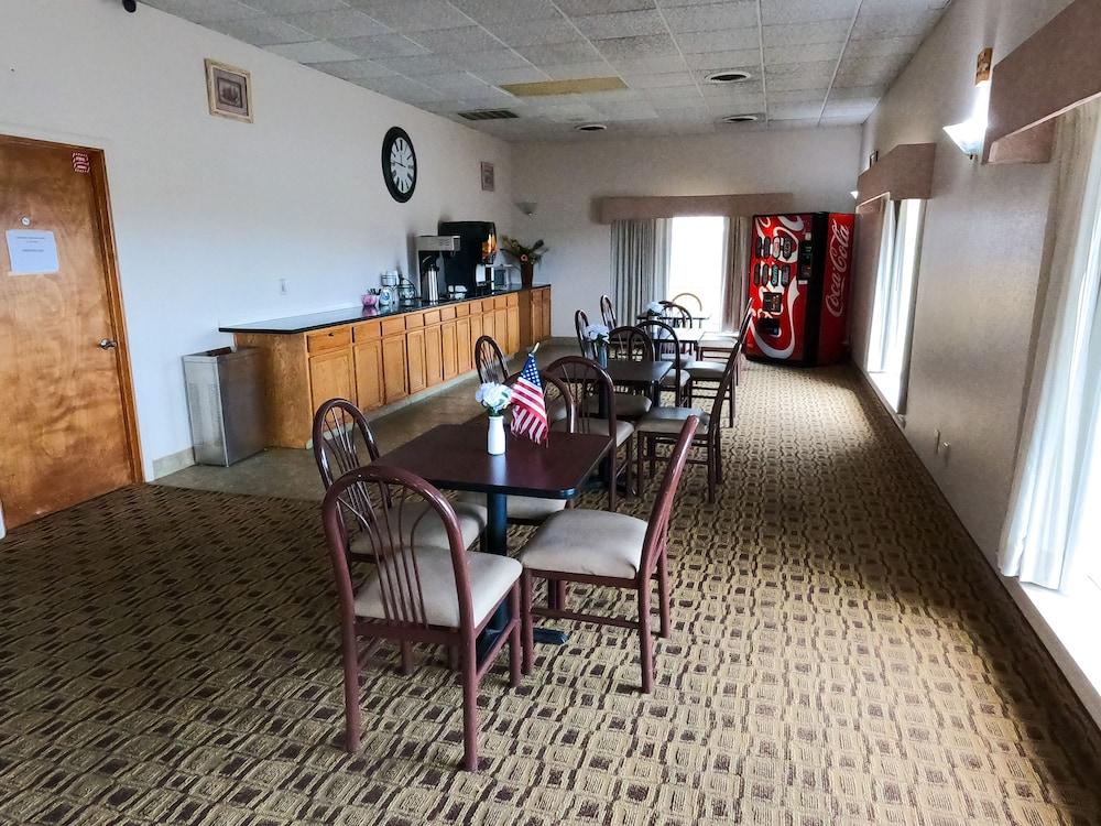 Salina Inn photo 20