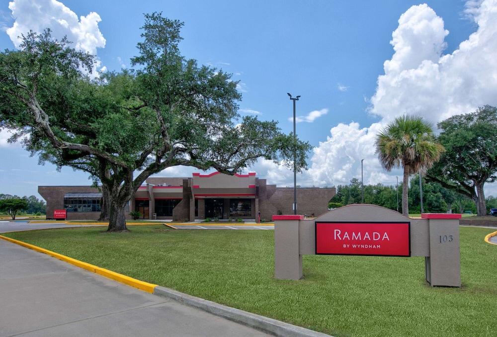 Ramada by Wyndham Diamondhead I-10/Gulfport photo 1