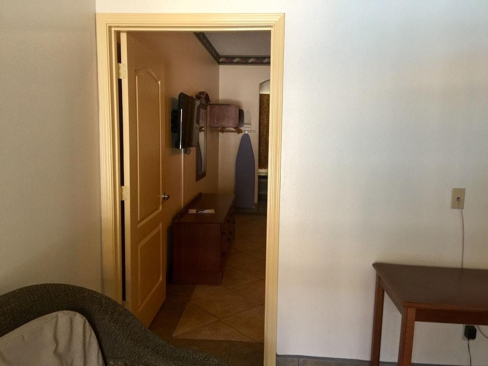 Texas Inn and Suites RGV photo 95