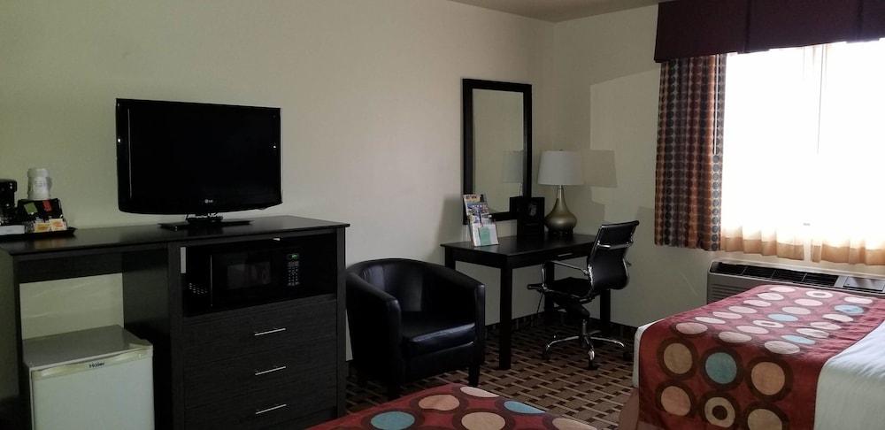Super 8 by Wyndham Ashland photo 26