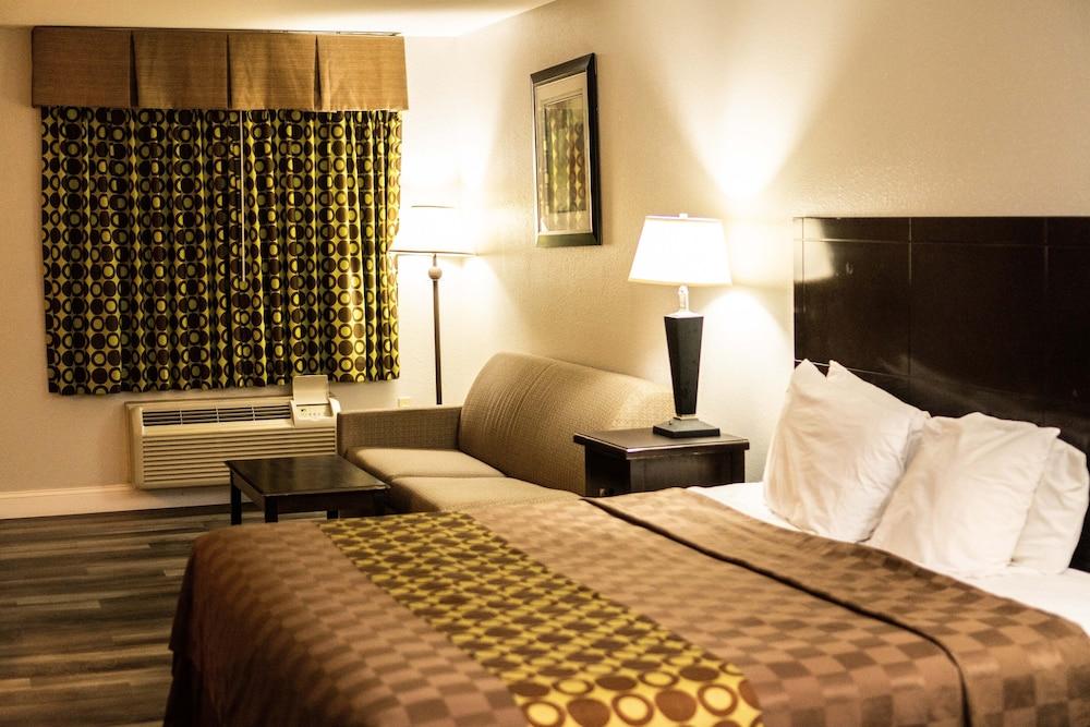 Rodeway Inn & Suites Corpus Christi Northwest photo 8