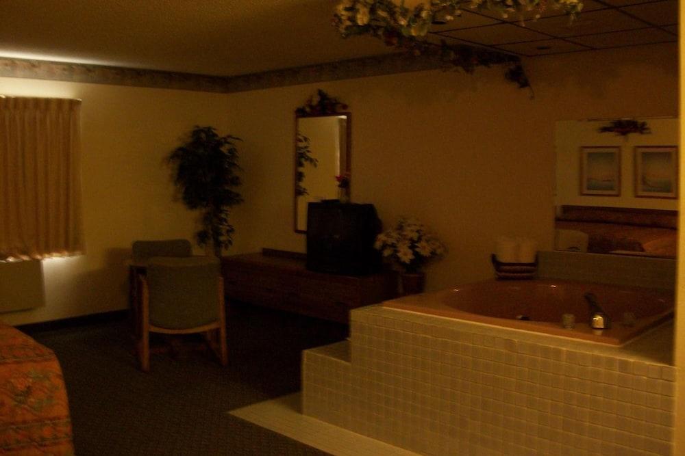 Lodi Valley Suites photo 32