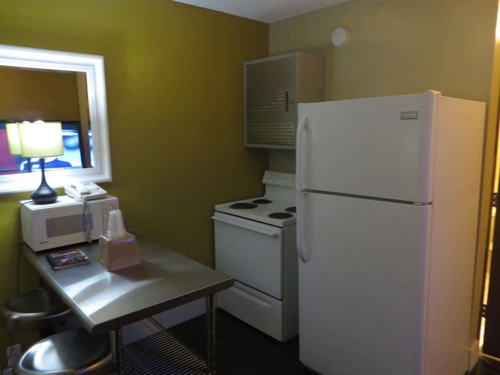 Riverside Suites photo 57