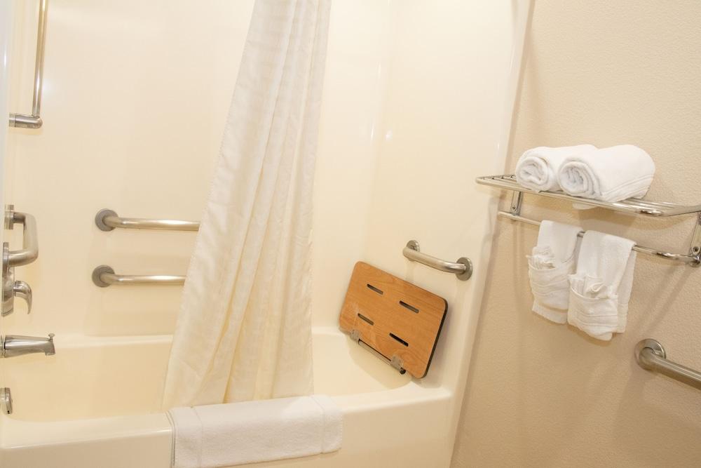 Microtel Inn & Suites by Wyndham Lodi/North Stockton photo 25