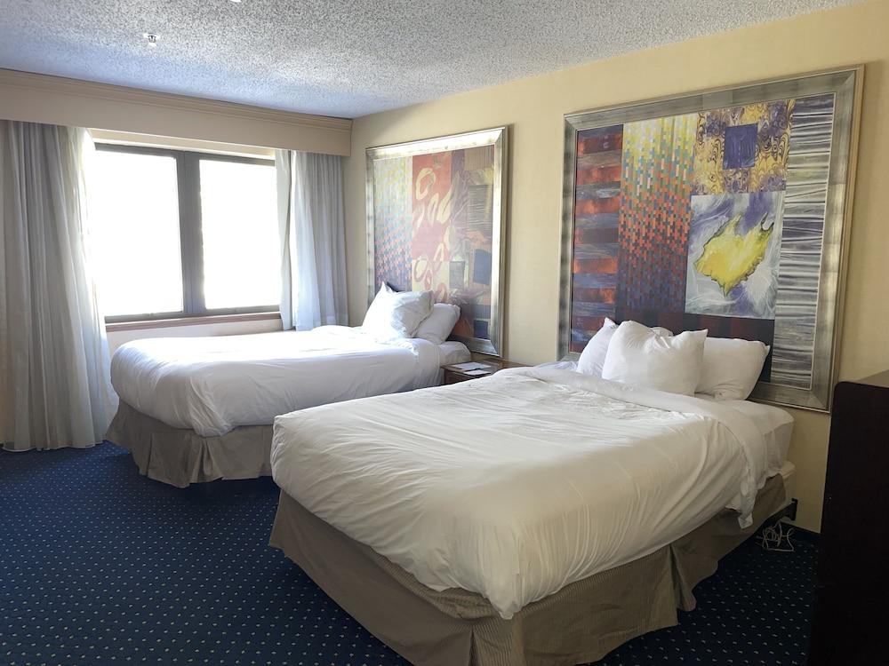 Howard Johnson by Wyndham Merrillville photo 8